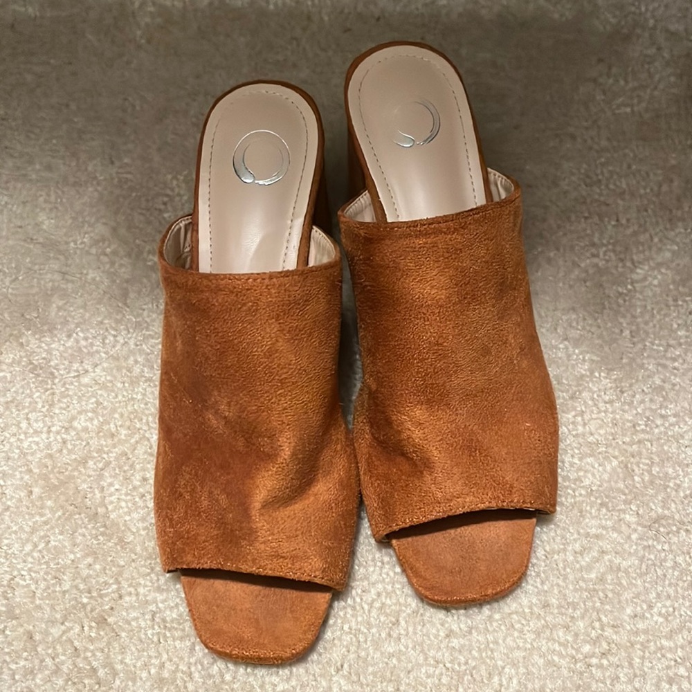 Journee collection Adelaide sandal